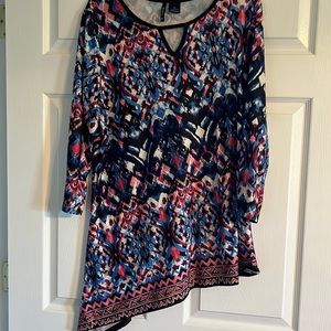 Colorful asymmetrical length top
